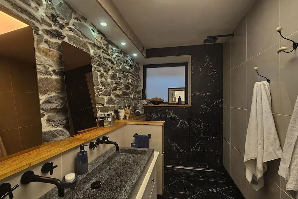 Exceptional Stone Mountain House Villa Saint-Michel-de-Maurienne 0*,