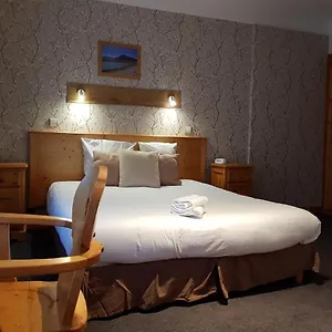 Savoy & Restaurant Hotel